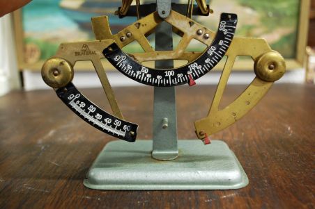 (L-613) Bilateral, vana kirjakaal