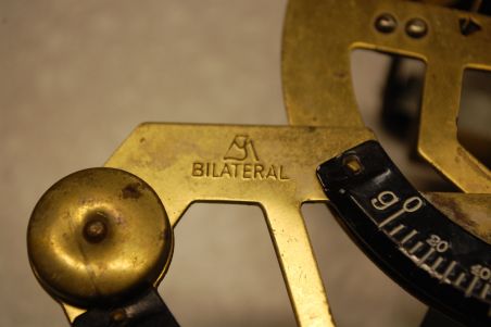 (L-613) Bilateral, vana kirjakaal