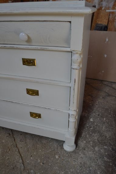 (L-644) Valge kummut