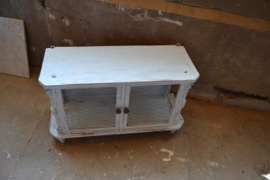 (n-6802) Valge kummut