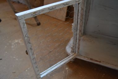 (n-6802) Valge kummut