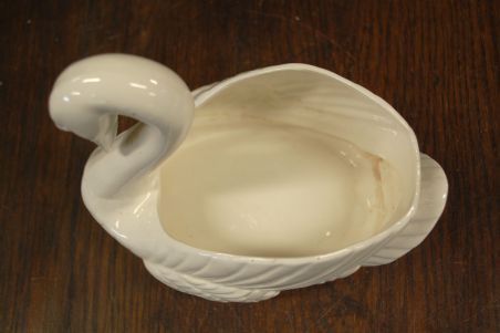 (n-6833) Valge vaas/kauss "Luik"