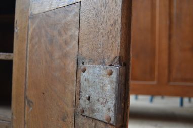 (n-6837) Vanem puidust seinakapp