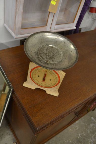 (n-6846) Vana metallist lauakaal EFFEM