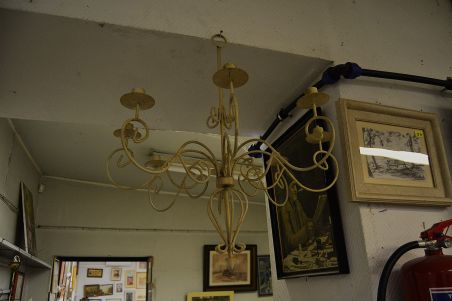 (n-6865) Metallist riputatav küünlahoidik 8 küünlale