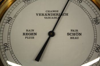 (n-6866/2) Ümar seinapealne baromeeter 2