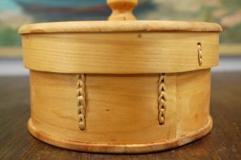 (n-6872) Puidust käsitöökarp