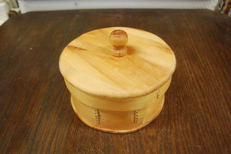 (n-6872) Puidust käsitöökarp