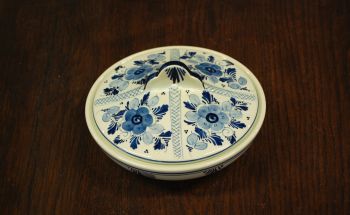 (n-6875) Delft Blue, käsitsimaalitud kaanega toos