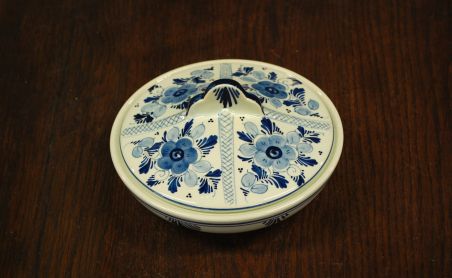 (n-6875) Delft Blue, käsitsimaalitud kaanega toos