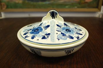 (n-6875) Delft Blue, käsitsimaalitud kaanega toos 2