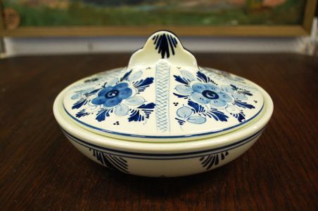 (n-6875) Delft Blue, käsitsimaalitud kaanega toos