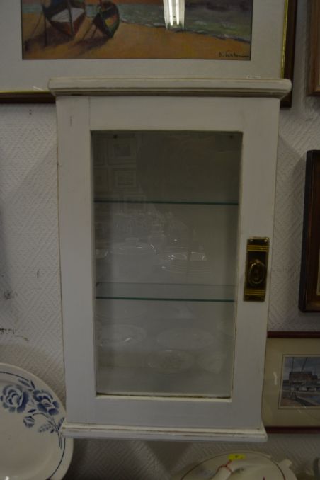 (n-6888) Valge seinakapp, apteegikapp