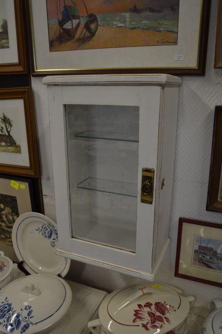 (n-6888) Valge seinakapp, apteegikapp