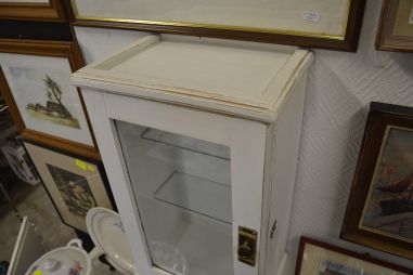 (n-6888) Valge seinakapp, apteegikapp