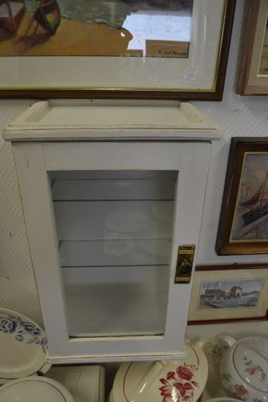 (n-6888) Valge seinakapp, apteegikapp