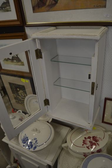 (n-6888) Valge seinakapp, apteegikapp