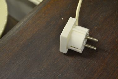 (n-6893) Taimemustriga keraamilise jalaga laualamp