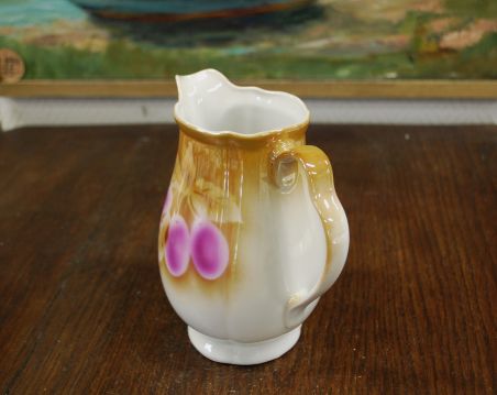 (n-6894) Victoria, ploomidega  piimakann