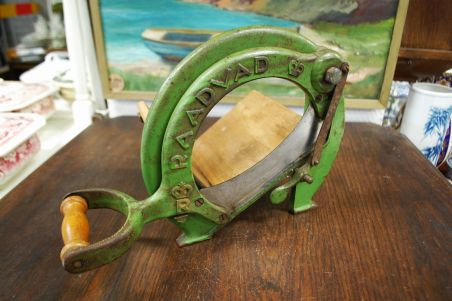 (n-6899) Vana leivalõikur RAADVAD