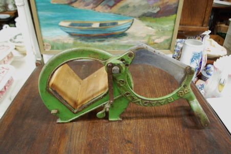 (n-6899) Vana leivalõikur RAADVAD