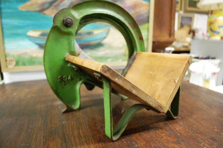 (n-6899) Vana leivalõikur RAADVAD