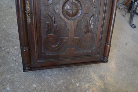 (n-6907) Vana tammest seinakapp