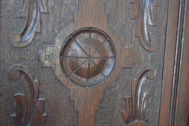 (n-6907) Vana tammest seinakapp