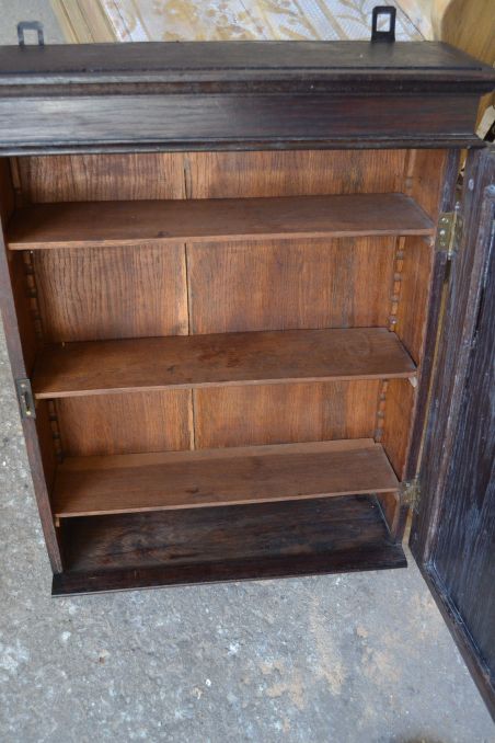 (n-6907) Vana tammest seinakapp