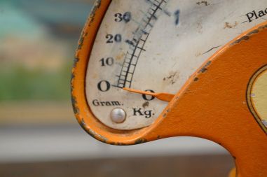 (n-6915) Metallist vana lauakaal Lindells