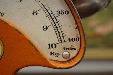 (n-6915) Metallist vana lauakaal Lindells