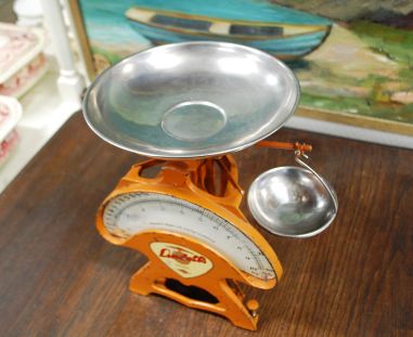 (n-6915) Metallist vana lauakaal Lindells