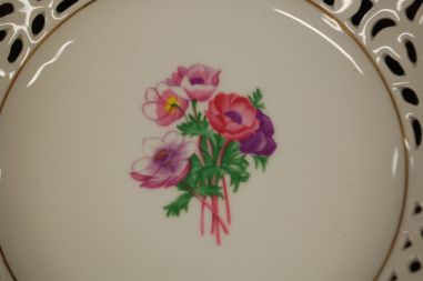 (n-6933) Christineholm Porcelaine, Pierre- Joseph Redoure, pitsilised koogitaldrikud, 2tk