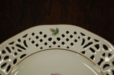 (n-6933) Christineholm Porcelaine, Pierre- Joseph Redoure, pitsilised koogitaldrikud, 2tk