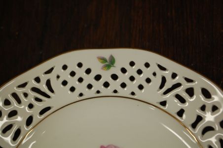 (n-6933) Christineholm Porcelaine, Pierre- Joseph Redoure, pitsilised koogitaldrikud, 2tk