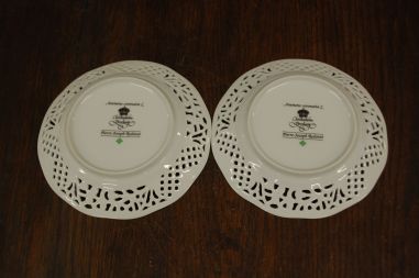 (n-6933) Christineholm Porcelaine, Pierre- Joseph Redoure, pitsilised koogitaldrikud, 2tk