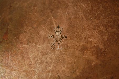 (n-6945) Skultuna 1607, metallis pott 3L