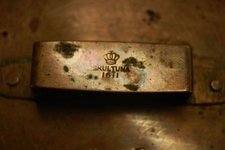 (n-6945) Skultuna 1607, metallis pott 3L