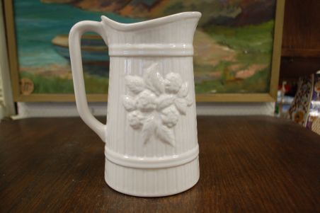 (n-6949) Guldkroken HJO, valge piimakann