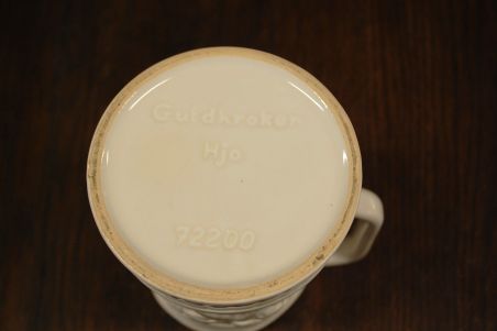 (n-6949) Guldkroken HJO, valge piimakann