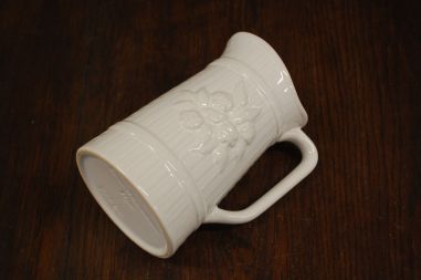 (n-6949) Guldkroken HJO, valge piimakann