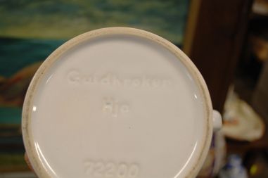 (n-6949) Guldkroken HJO, valge piimakann