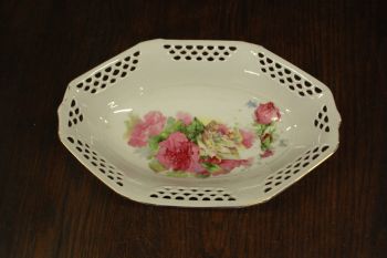 (n-6955) Pitsiline roosidega kauss