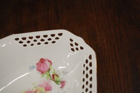 (n-6955) Pitsiline roosidega kauss