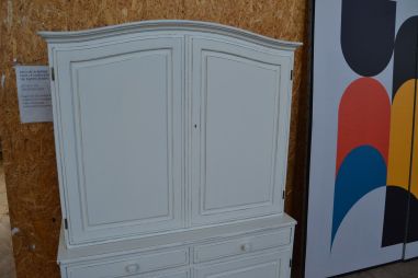 (L-651) Valge puhvetkapp