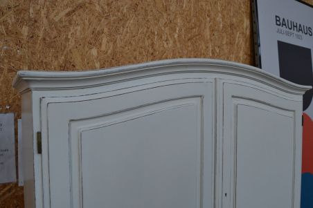 (L-651) Valge puhvetkapp