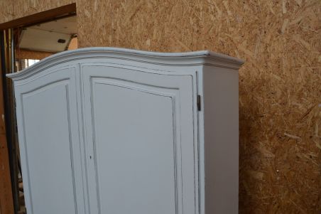 (L-651) Valge puhvetkapp