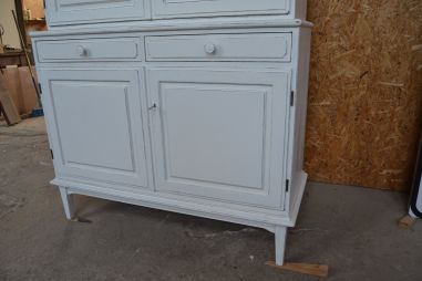 (L-651) Valge puhvetkapp