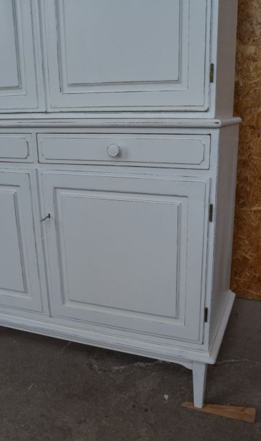 (L-651) Valge puhvetkapp