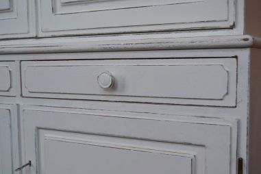 (L-651) Valge puhvetkapp